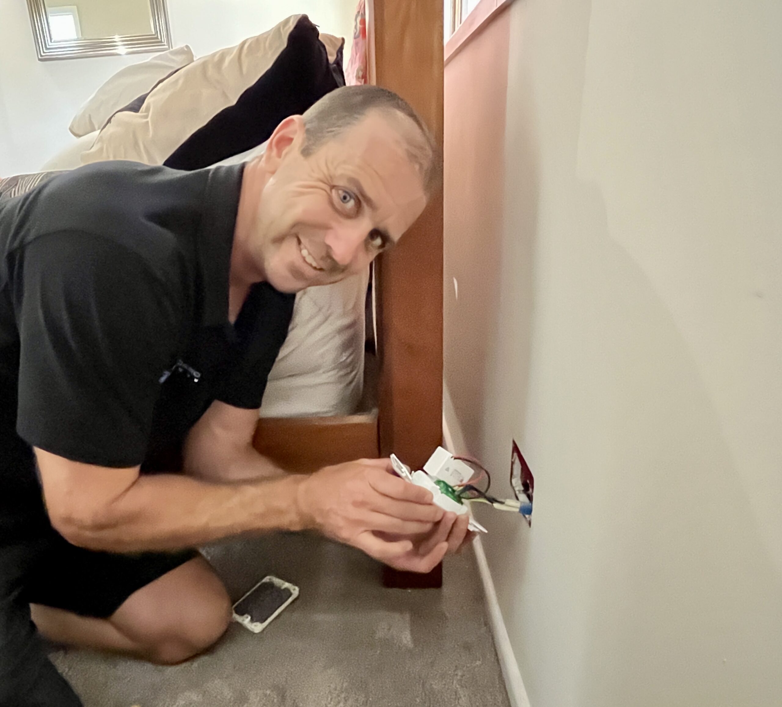 Replacing a switch with a new double power point with charger